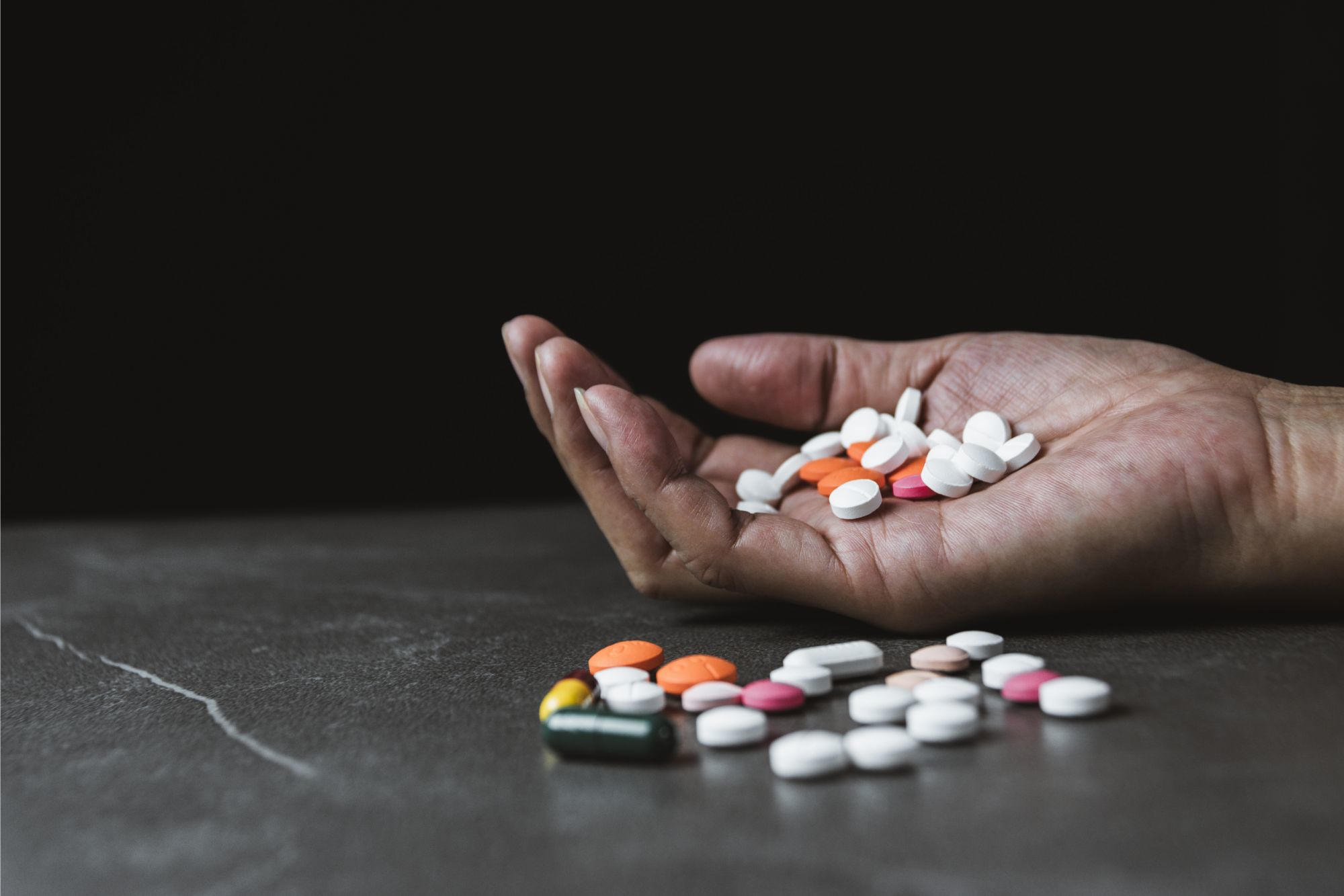 美國過量危機中的第四波浪潮：芬太尼刺激劑的死亡人數激增50倍